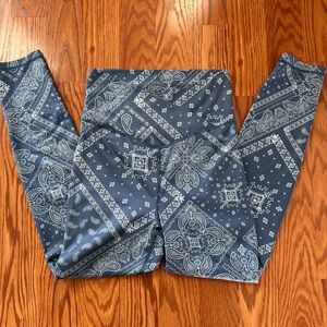 EUC, American Eagle Lightweight Everything Leggings, Size Small